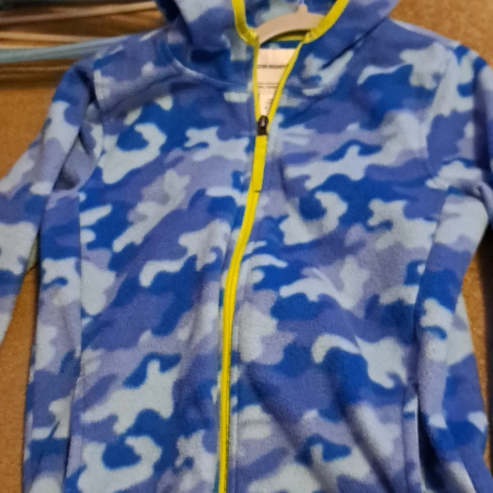 Amazon Essentials Blue Fleece Camo Hoodie jacket - Picture 1 of 8